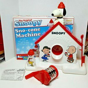 Snoopy Sno Cone Machine 2009 Fundex Brand Fun Charlie Brown Lucy Woodstock Snow